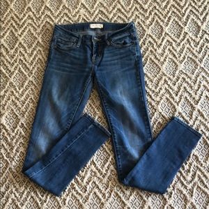 Bullhead Light Wash Jeans